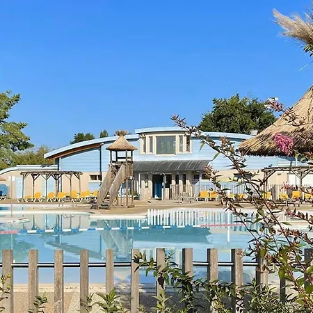 Lumineux Avec Terrasse Et Climatisation, Parking Inclus - Fr-1-841-6 *